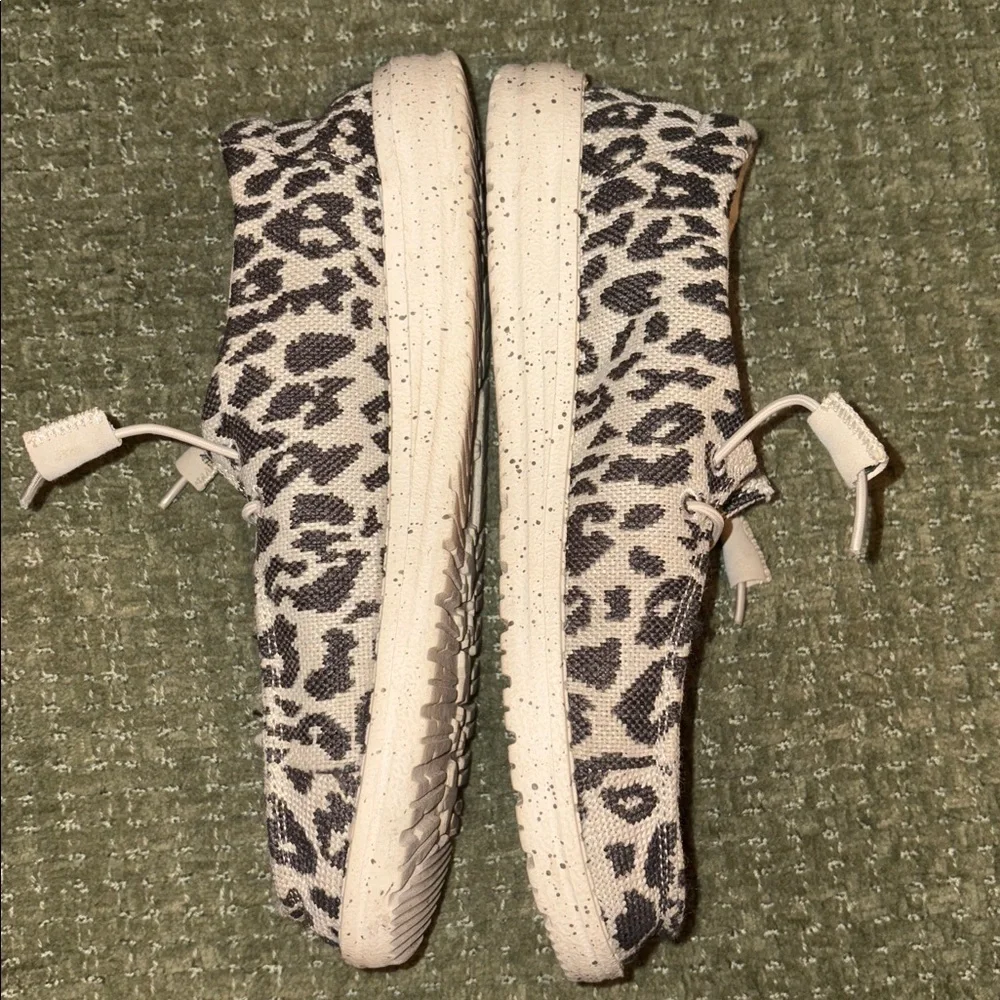 HEY DUDE Cheetah Wendy Luxe Leo SIZE 7